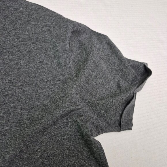 Tailored Recreation Patch T-shirt Crew Neck Short Sleeve Size L Gray - NWT - Picture 9 of 11